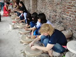 Bat Trang Ceramic Village and Snake Le Mat Village Full Day Trip 2