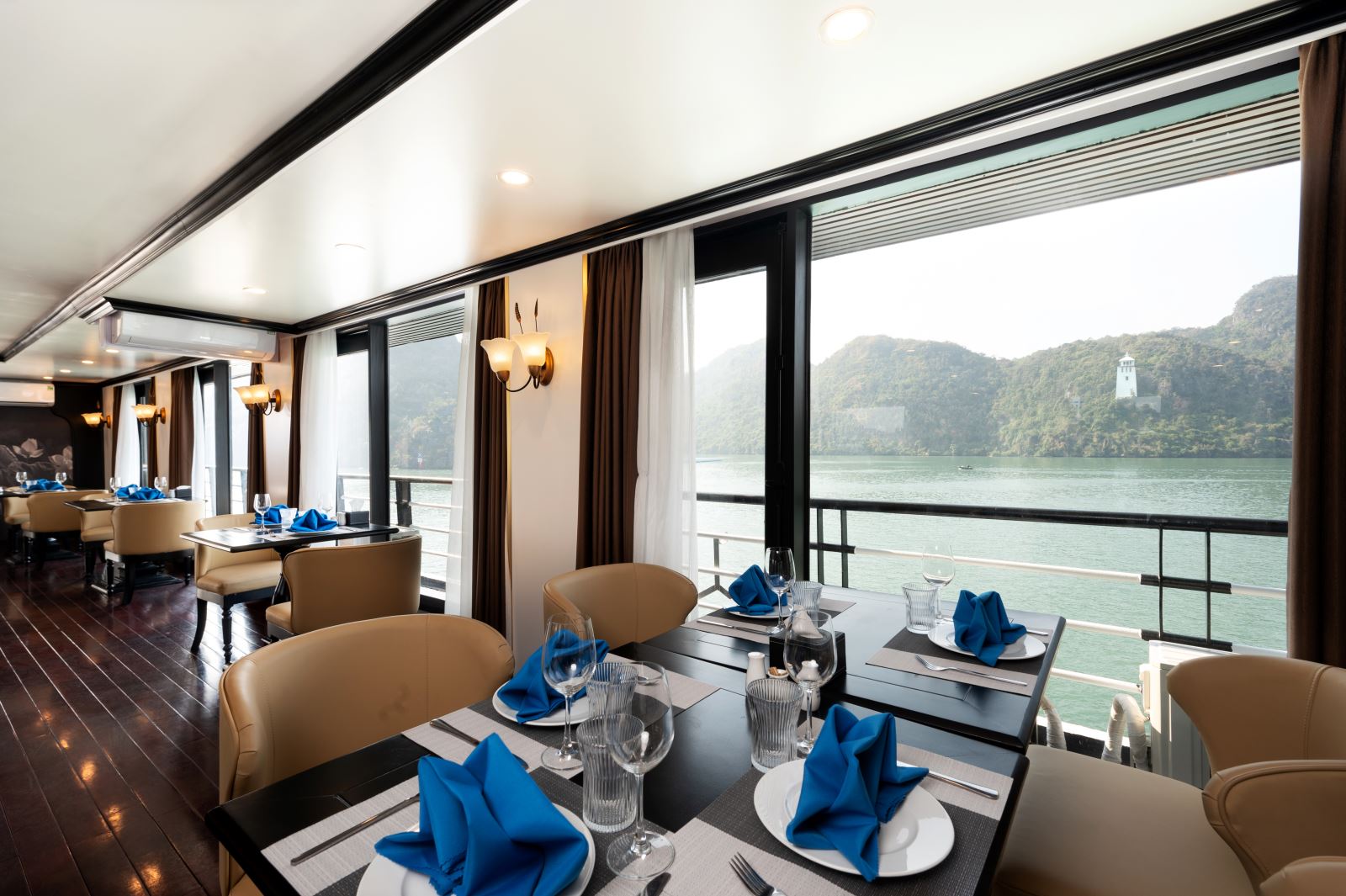 DRAGON PREMIER CRUISE Halong Bay - Lan Ha Bay 10
