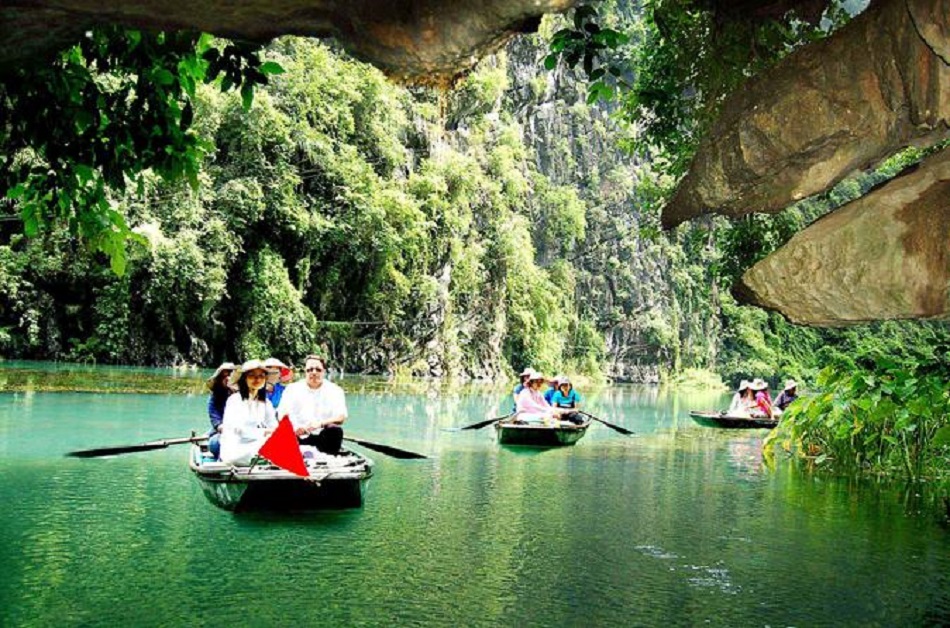 Hanoi – Perfume Pagoda Full-Day Trip