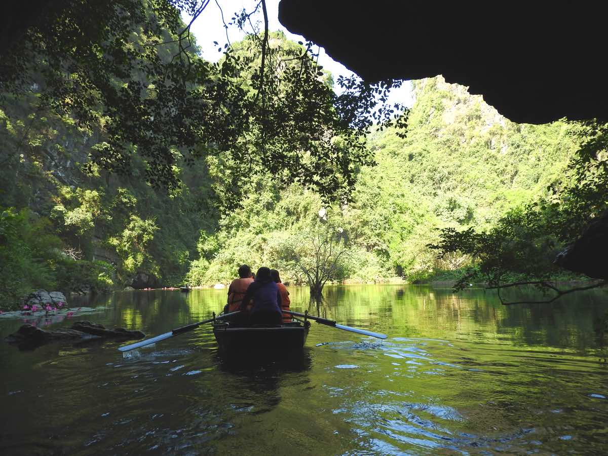 Tam Coc - Rowing Boats in Tam Coc