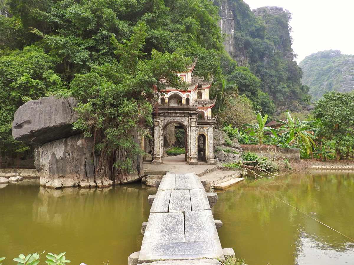 Hanoi - Bai Dinh - Trang An Full Day Trip
